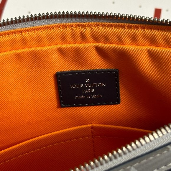 GRAY LOUIS VUITTON MONOGRAM SATELLITE ALPHA MESSENGER CROSSBODY BAG - Picture 3 of 4